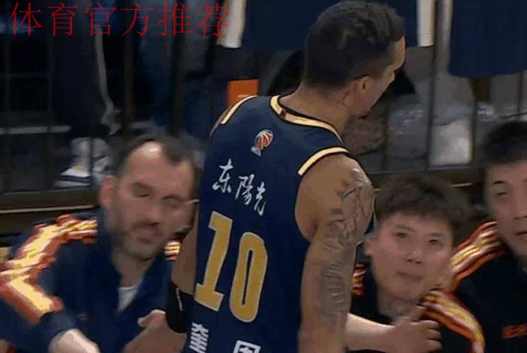 广东3外适配度太高!奎因萨姆纳轮番轰炸,萨林杰态度回暖顶内线 广东3外适配度太高!奎因萨姆纳轮番轰炸,萨林杰态度回暖顶内线